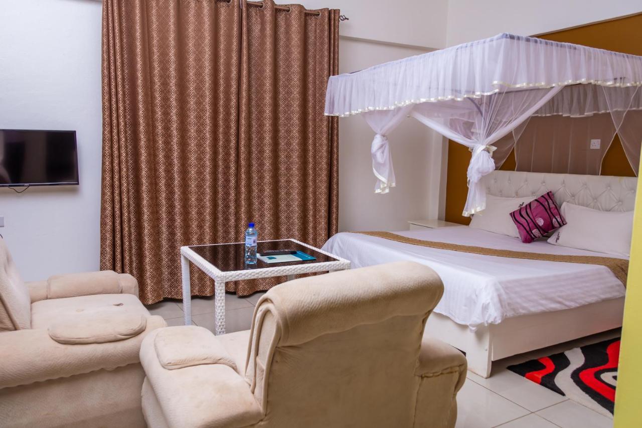 Garden Courts Hotel Masaka Экстерьер фото