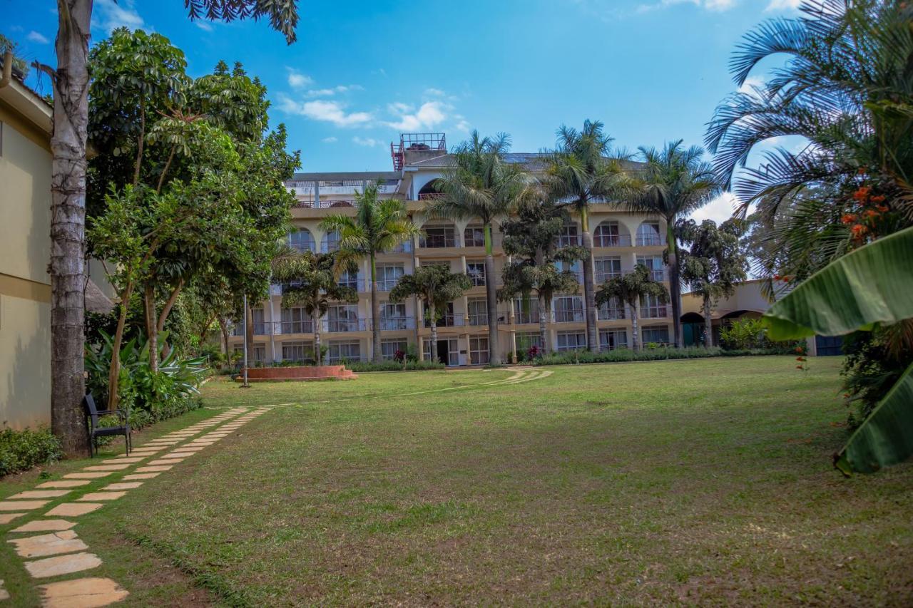 Garden Courts Hotel Masaka Экстерьер фото