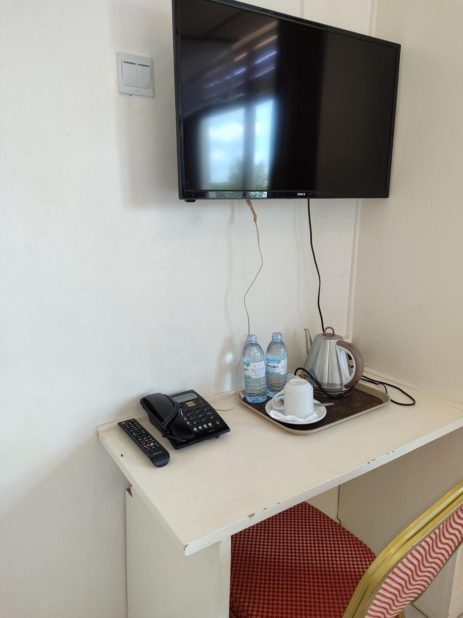 Garden Courts Hotel Masaka Экстерьер фото
